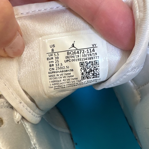Nike women’s Jordans size 8 EUR 39 - Picture 2 of 5